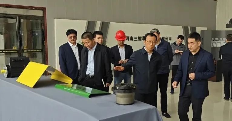 长垣市市长邓国永一行莅临问鼎在线(中国)调研指导工作