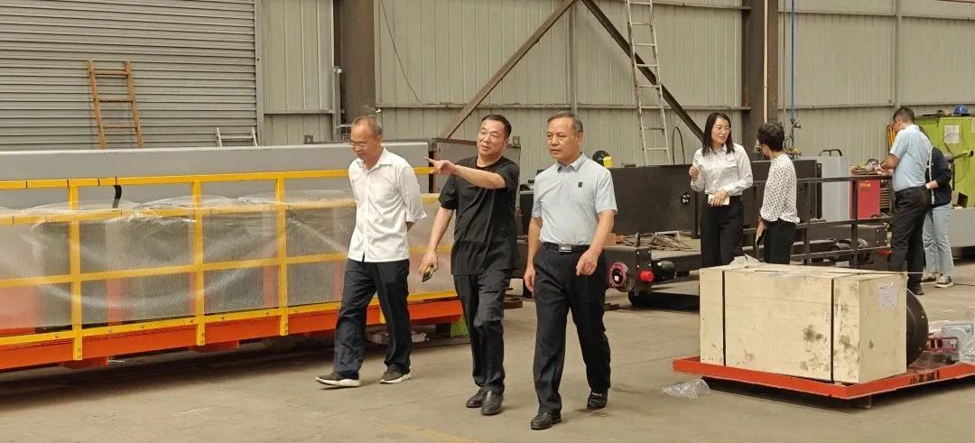 热烈欢迎省市场监督管理局认证处史明甫处长等一行莅临问鼎在线(中国)考察调研！